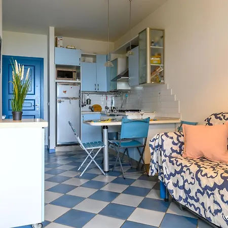 Bilocale Mayra Fronte Mare - Invacanza Apartament *