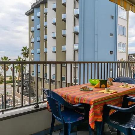 Apartament Bilocale Mayra Fronte Mare - Invacanza *
