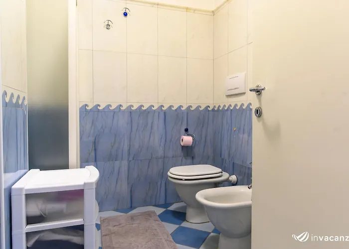 Bilocale Mayra Fronte Mare - Invacanza Apartman *